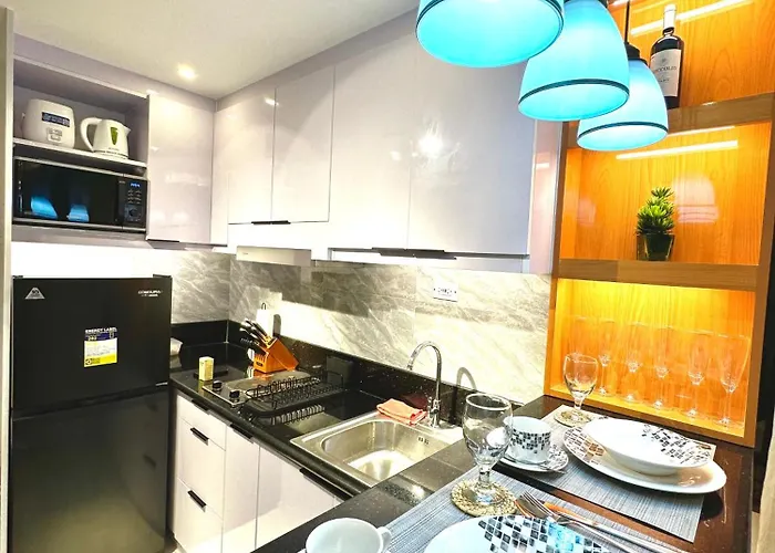 Homesuitehome, Shore 3 Residences Moa Complex, Pasay